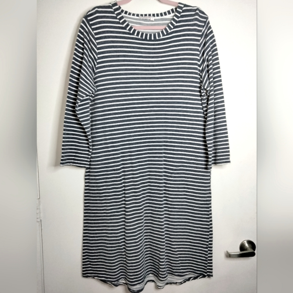 Fresh Produce (Size M) Navy Blue & White Striped Slip Pockets Midi Shift Dress